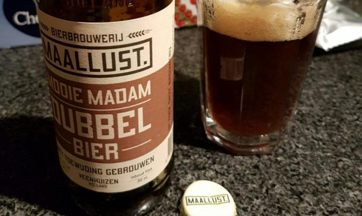 Maallust Mooie Madam Dubbel fles en glas Maallust Mooie Madam Dubbel fles en glas